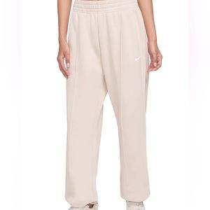 NIKE CREAM SWEATS SIZE MEDIUM
